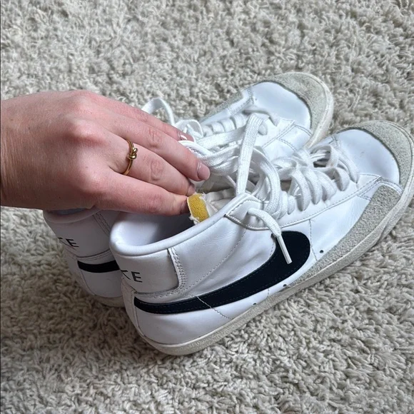 Nike Blazers - Picture 6 of 7